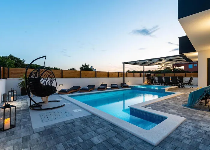 In With Swimming Pool * Bibinje