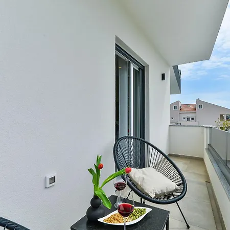 In With Swimming Pool Σπίτι διακοπών *