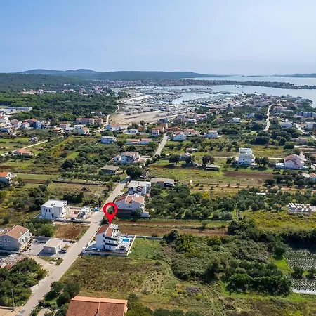 In With Swimming Pool *