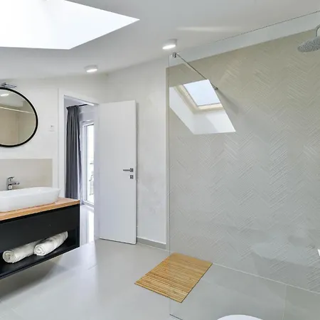 In With Swimming Pool