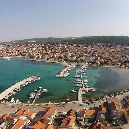 Σπίτι διακοπών In With Swimming Pool *