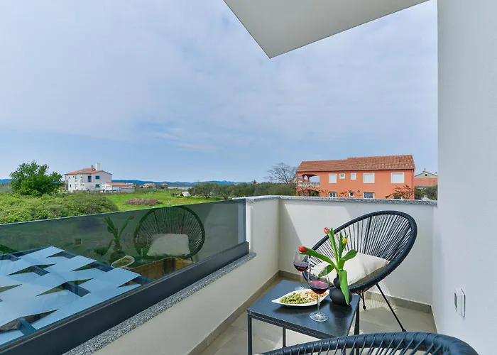 In With Swimming Pool Holiday home Bibinje